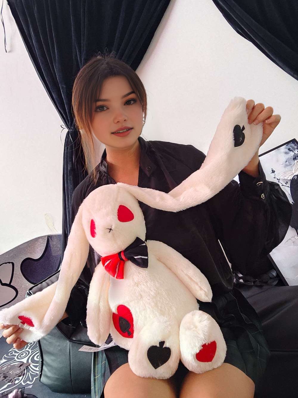ゴスホワイトラビットぬいぐるみ