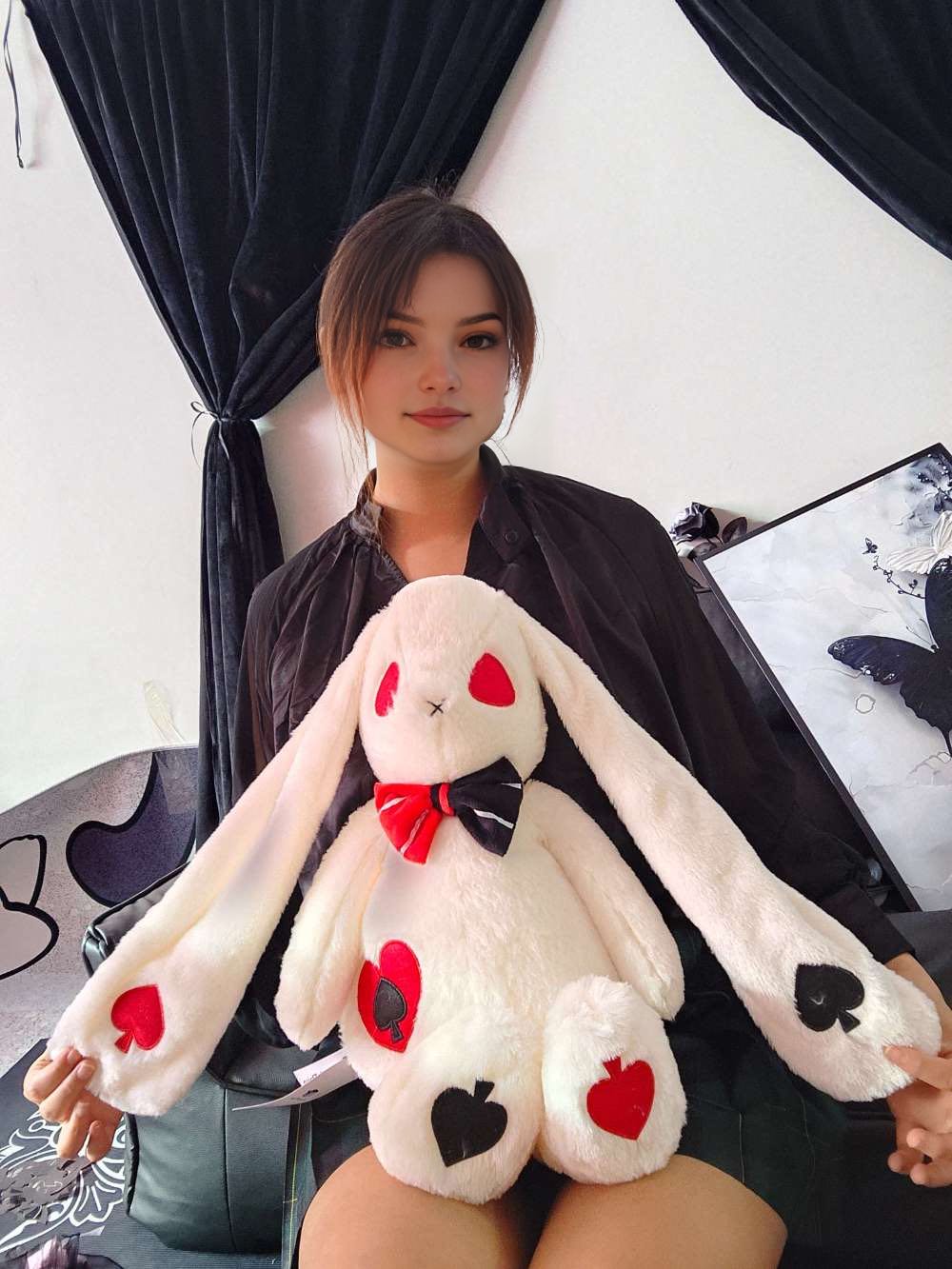 ゴスホワイトラビットぬいぐるみ