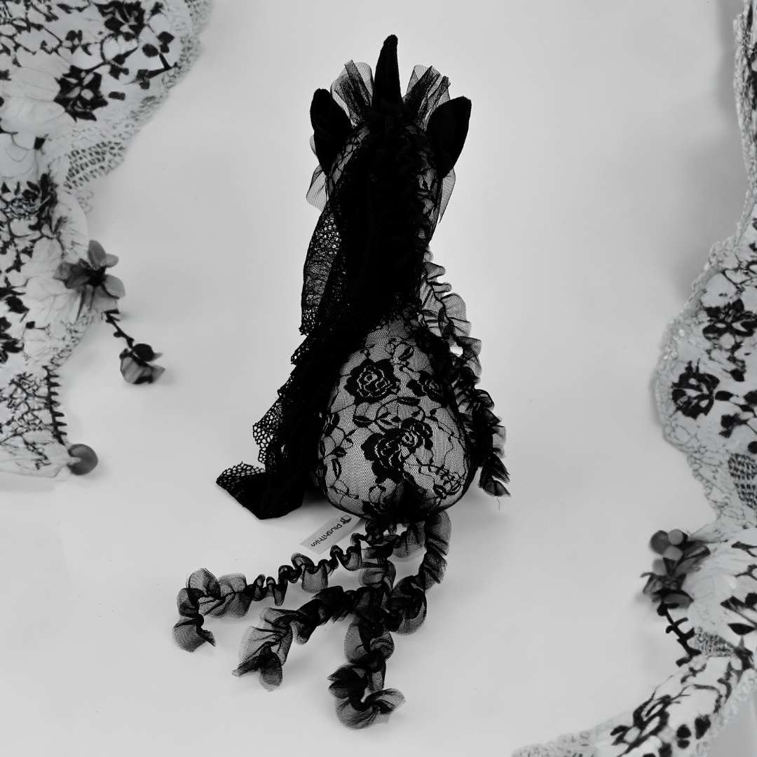 ゴスブラックレースユニコーンぬいぐるみ