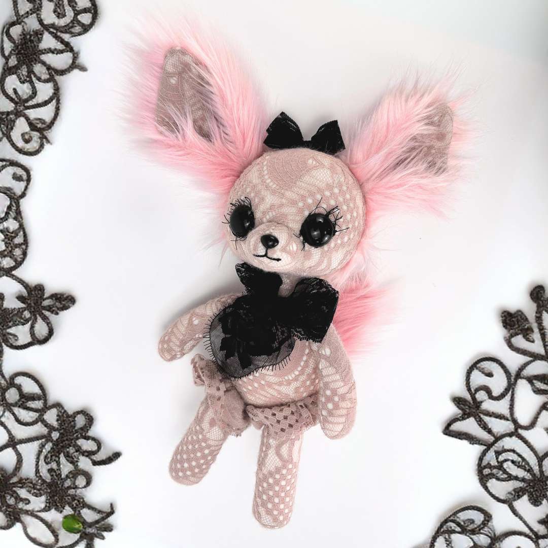 かわいいゴスピンクフェネックフォックスぬいぐるみ