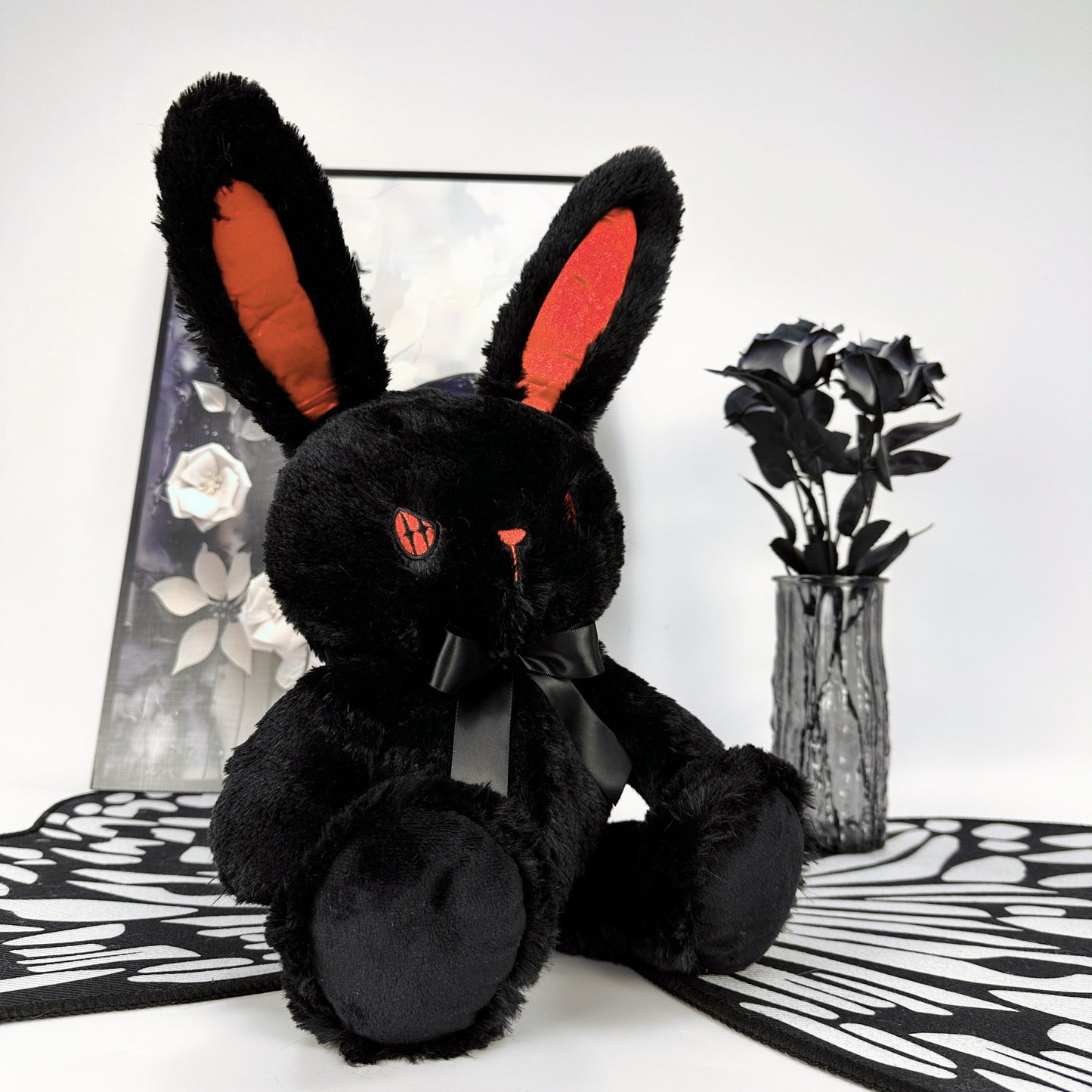 ゴス風ブラックバニーぬいぐるみ悪魔の目付き