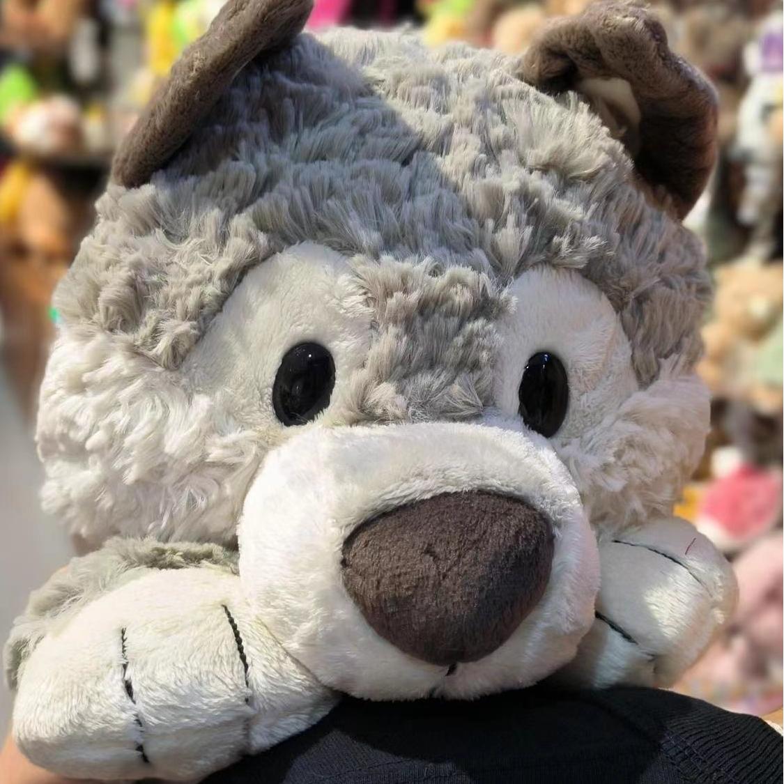 キュートな灰色のオオカミのぬいぐるみ