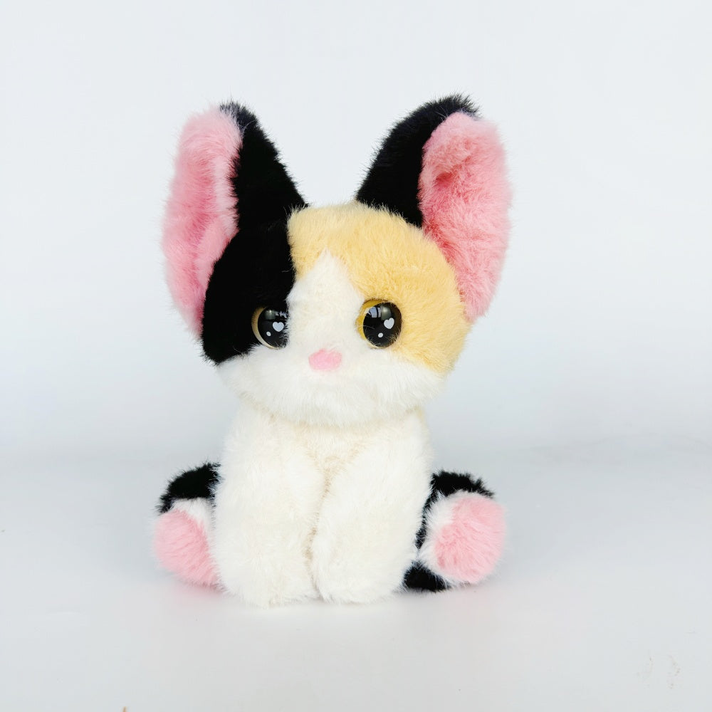 キュートな猫のぬいぐるみ