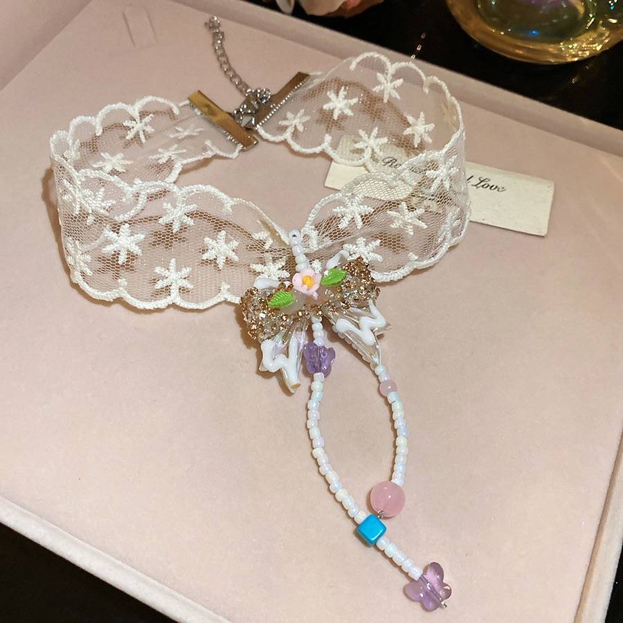 リボン付き ホワイトレースの可愛いチョーカー