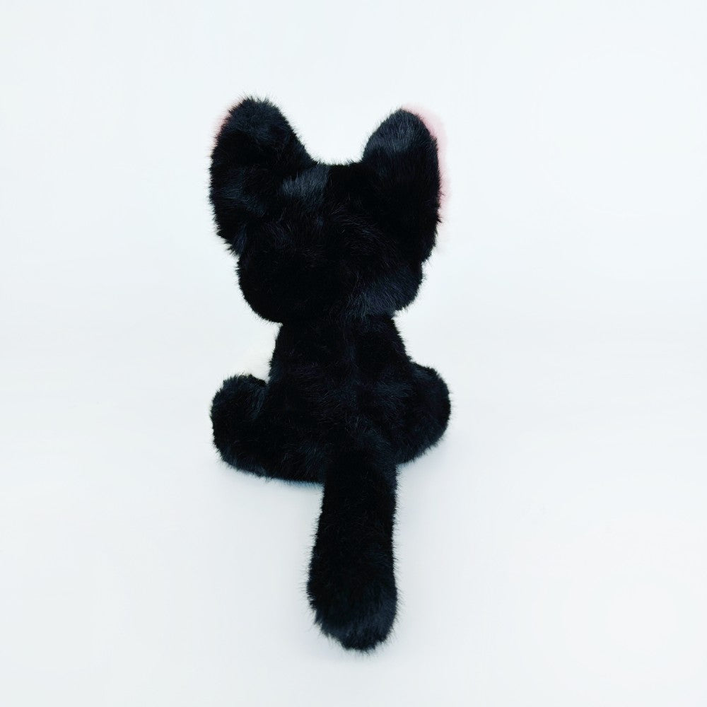 キュートな猫のぬいぐるみ