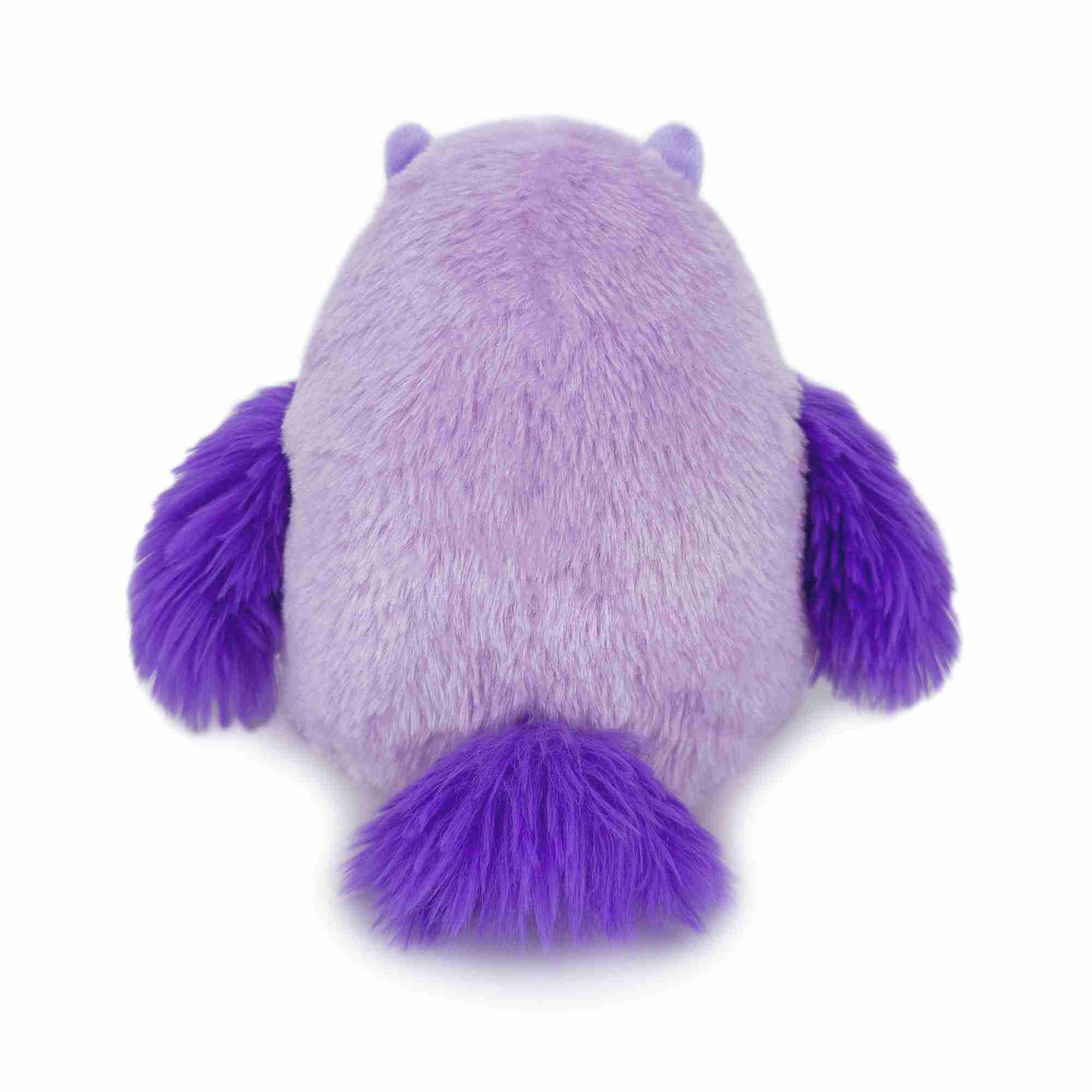 かわいらしい紫のフクロウぬいぐるみ