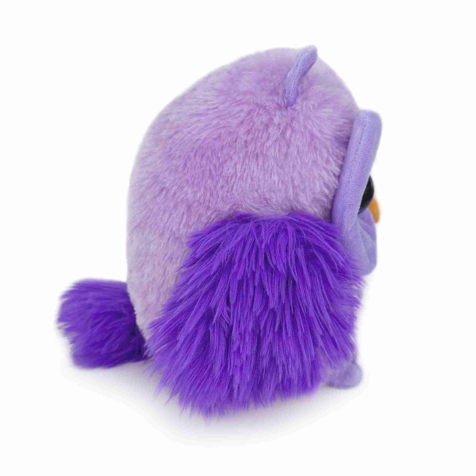 かわいらしい紫のフクロウぬいぐるみ