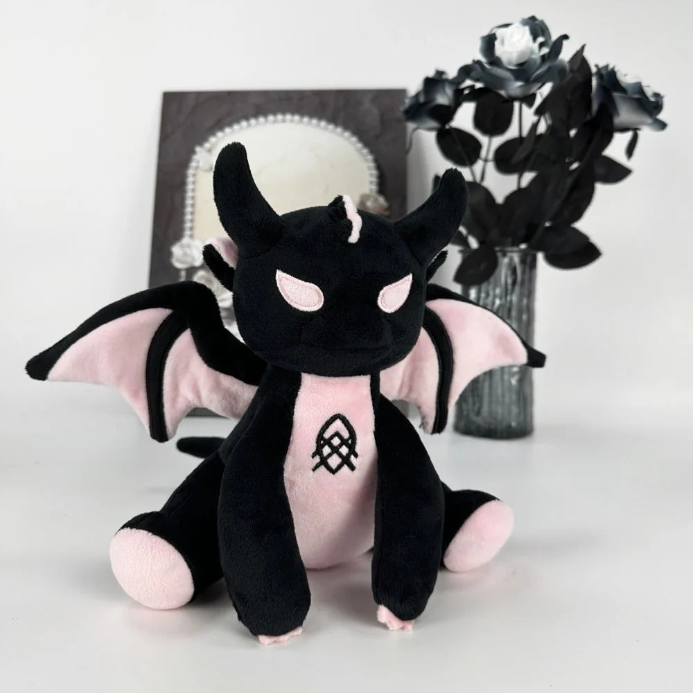 ゴス ブラック＆ピンク ベビードラゴンぬいぐるみ