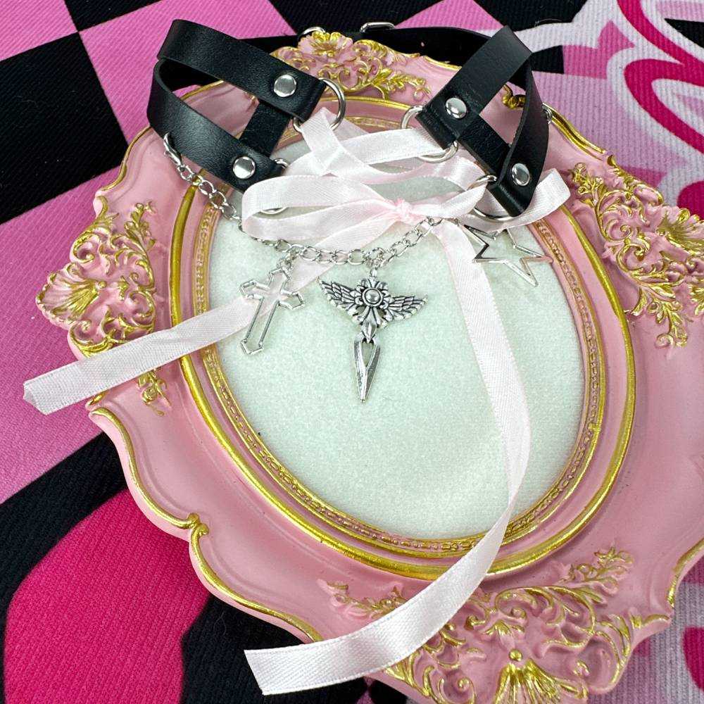 甘辛MIX 編み上げ ピンクリボン ブラックレザーチョーカー