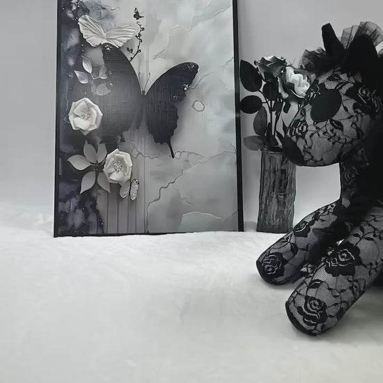 ゴスブラックレースユニコーンぬいぐるみ