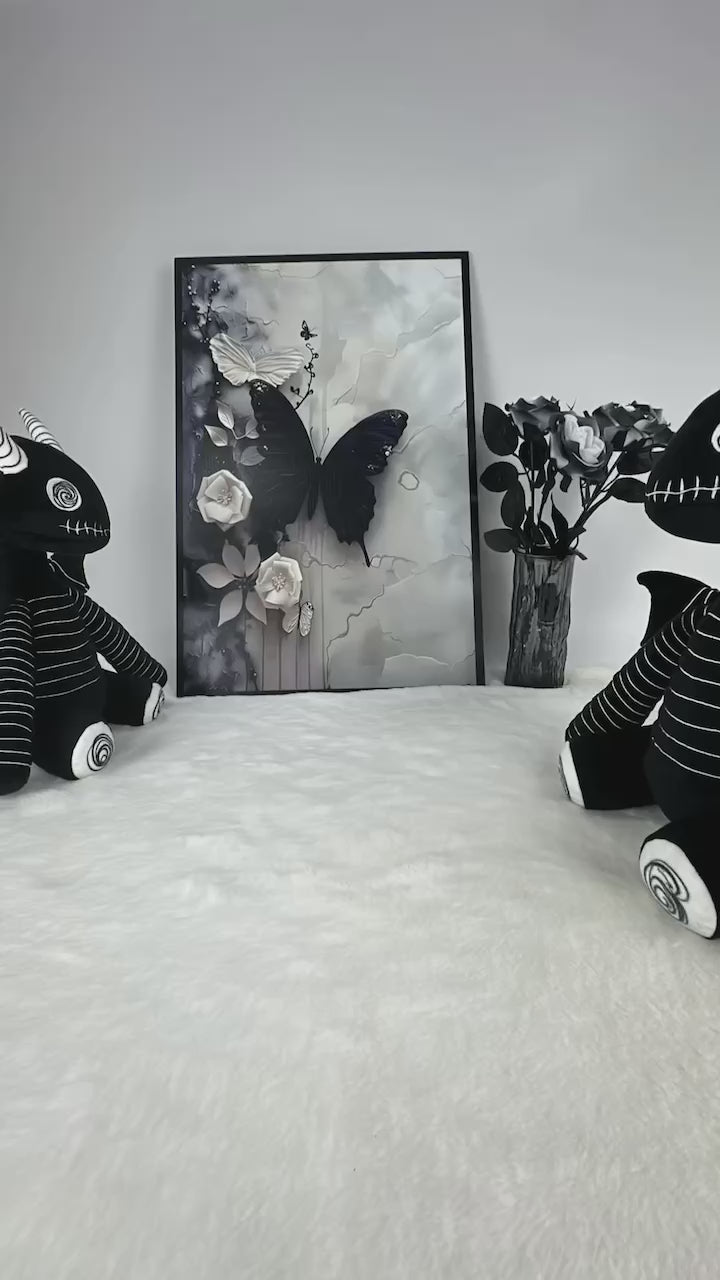 ゴスブラック＆ホワイトのディズィードラゴンぬいぐるみ – SlashPuffies