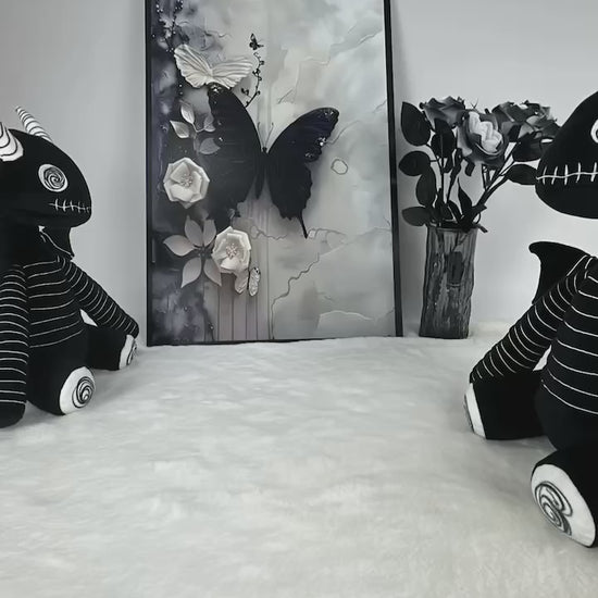 ゴスブラック＆ホワイトのディズィードラゴンぬいぐるみ